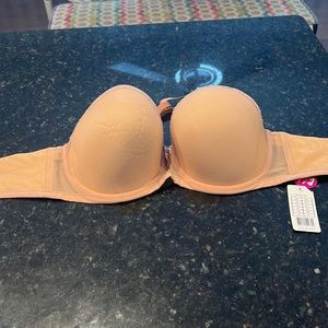 Frey’s multi way convertible bra